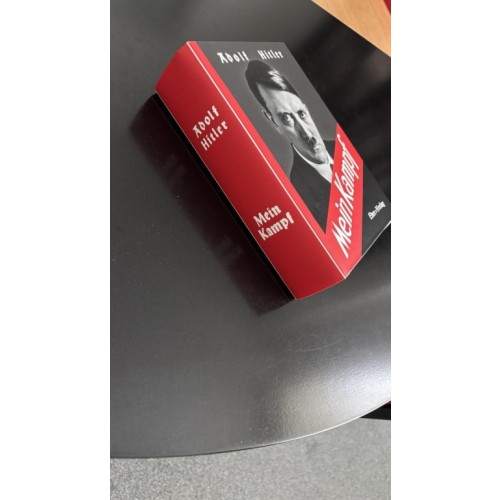 Hitler, Adolf: Mein Kampf