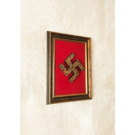 Handgemachte gerahmte Wandkunst; Aufhängbereit; Das NSDAP-Symbol ist auf einer Polyesterleinwand platziert; Die Leinwand und das 3D-Hakenkreuz sind mit einem hochwertigen, wasserdichten Rahmen gerahmt; Hakenkreuz – aus Polyresin; Farbe: B..