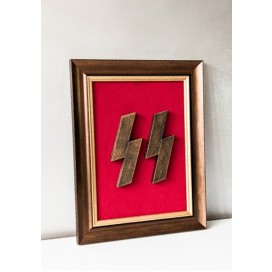 SS-Wanddekoration (in 3 D) im Rahmen auf Leinwand