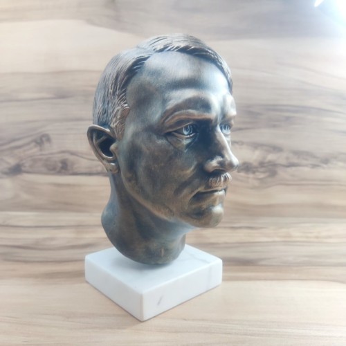 Führer-Büste