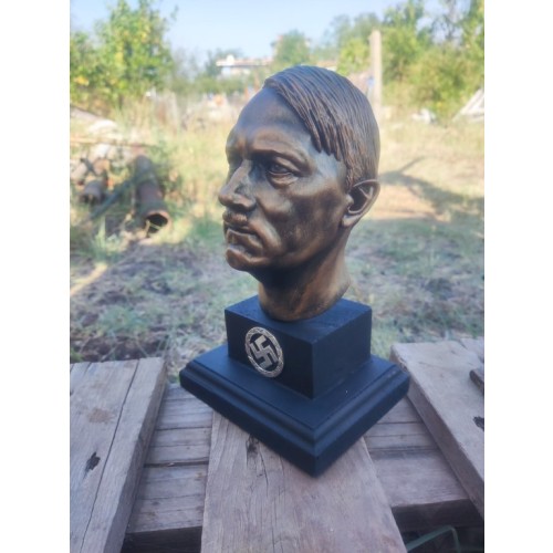 Führer-Büste