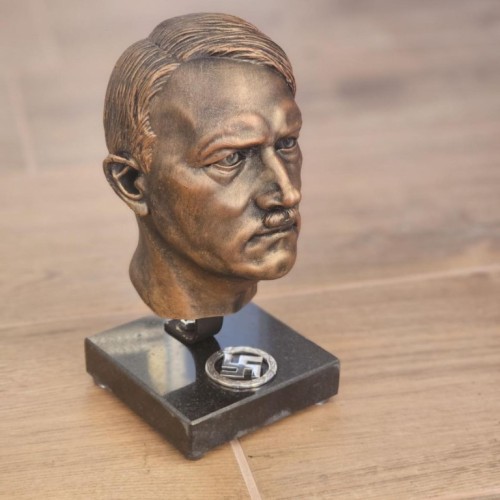 Führer-Büste