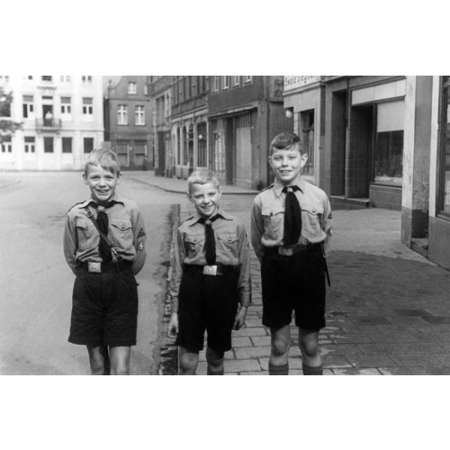 Blohm, Erich: Hitler-Jugend – Soziale Tatgemeinschaft