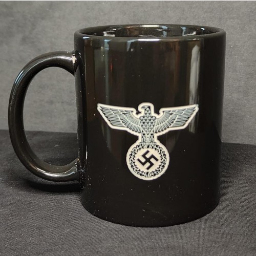 Tasse aus Keramik, schwarz lasiert